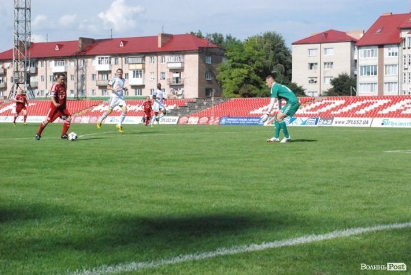 Матч поколінь в Луцьку: ветерани «Волині» проти сучасників. ФОТО