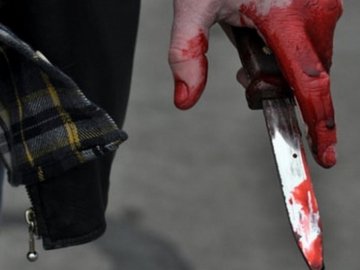 Вважав своєю нареченою: у Миколаєві німець порізав 30-річну українку