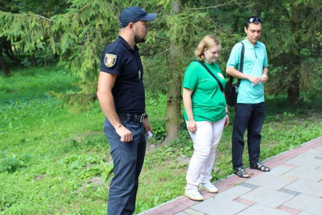 «Стоп наркотик!»: як у Луцьку боролися з небезпечною рекламою. ФОТО