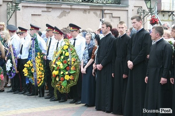 У центрі Луцька відспівали вояків, загиблих під Волновахою. ФОТО