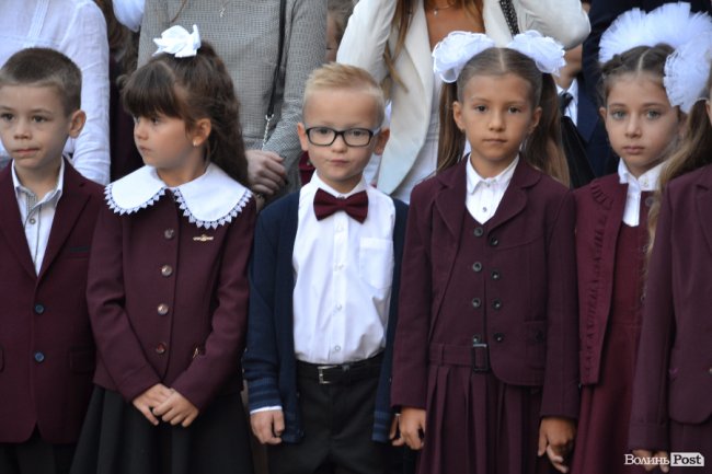 Каша та вишиті рушники: Перший дзвоник у школі №5
