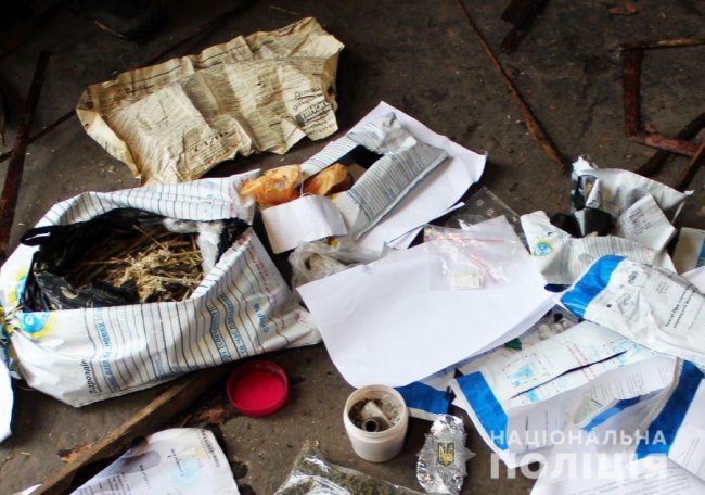 На Волині поліцейські спалили наркотики. ФОТО