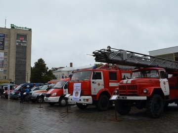 У центрі Луцька – виставка рятувальної техніки. ФОТО