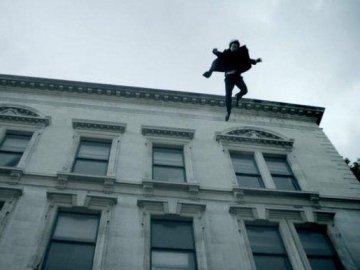 Повідомили про стан лучанина, який випав з вікна багатоповерхівки