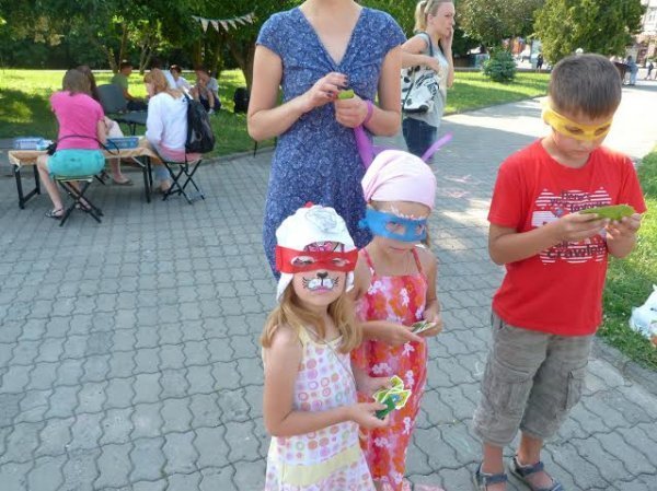 У Луцьку просто неба грали настільні ігри. ФОТО