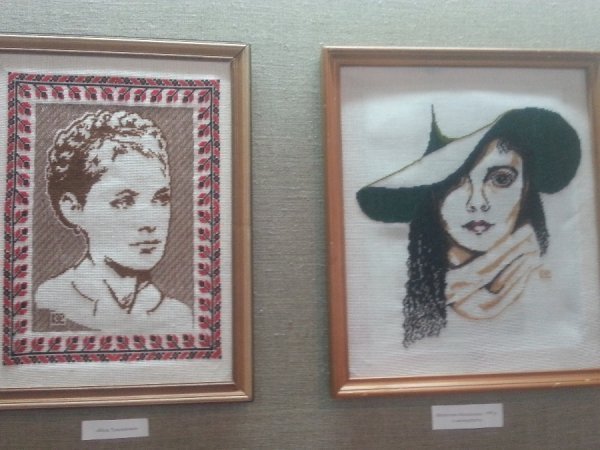 Вишиті портрети відомих українців представили у Луцьку. ФОТО