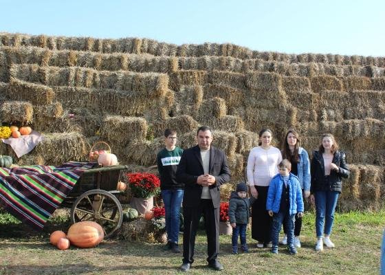 На Волині сім’я переїхала з міста в село, щоб займатися фермерством
