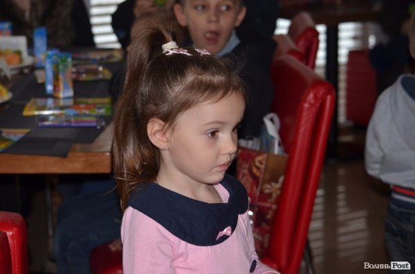 Луцький меценат Андрій Покровський влаштував різдвяне свято для соціально  незахищених діток