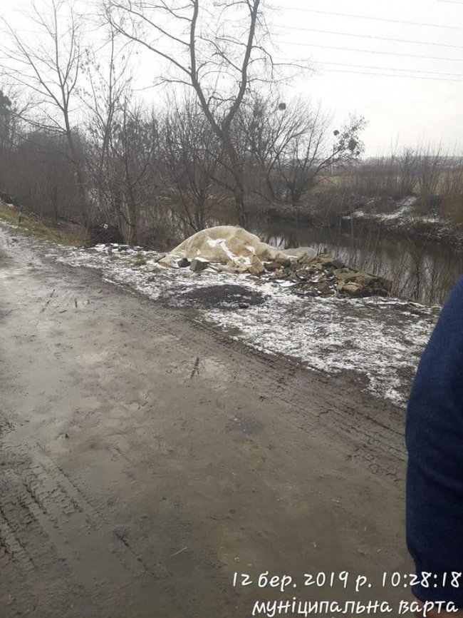 Зловили лучанина, який скидав сміття на березі Стиру