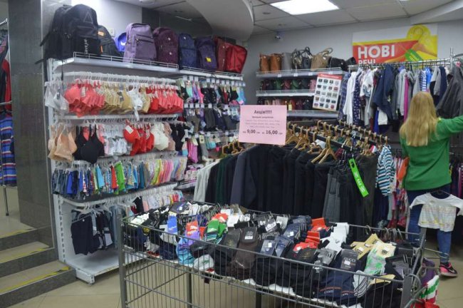 Шопінг у «секонд-хенді»: як лучани купують брендові речі