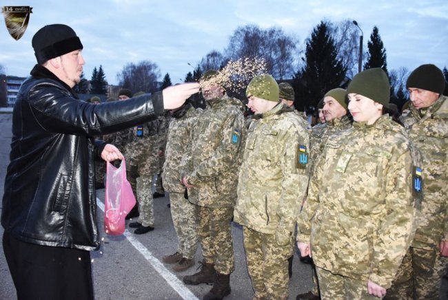 Капелан засіяв воїнів 14-ї бригади. ФОТО