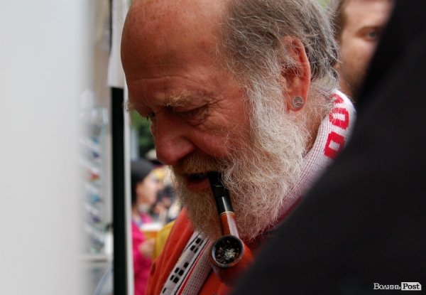 Як у Львові вболівали за Україну в матчі з Францією. ФОТО