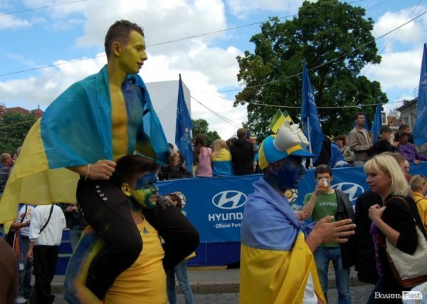 Як у Львові вболівали за Україну в матчі з Францією. ФОТО