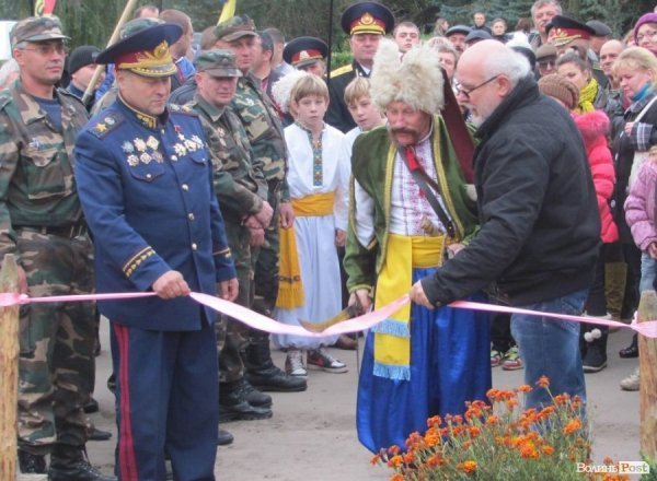 Під Луцьком відкрили єдиний на Волині пам’ятник козакові Мамаю 