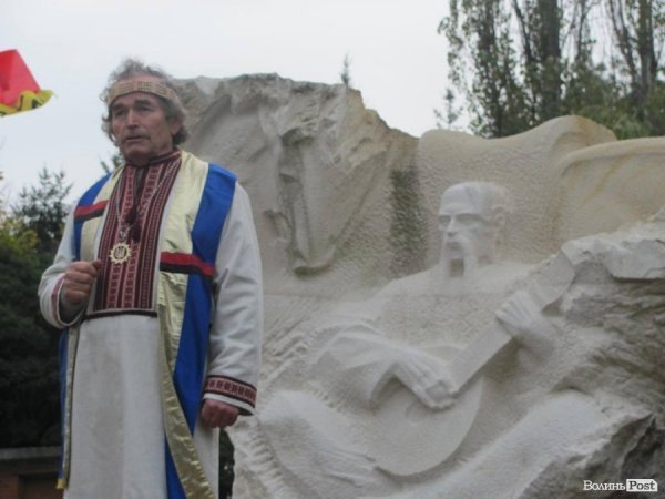 Під Луцьком відкрили єдиний на Волині пам’ятник козакові Мамаю 