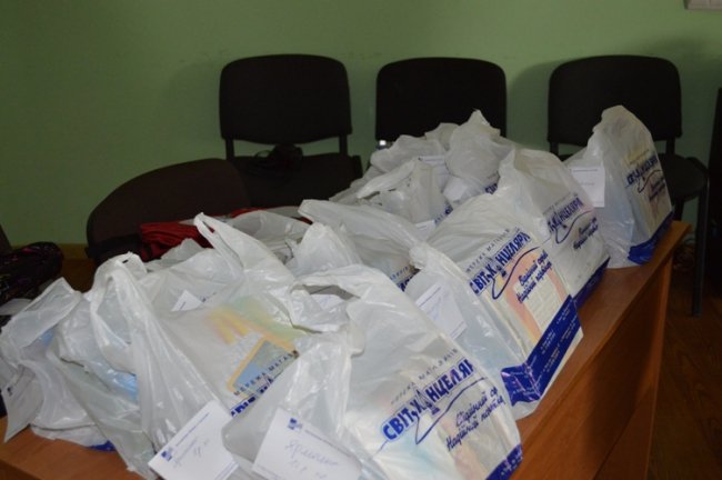 У Ковелі діти Героїв отримали подарунки до школи