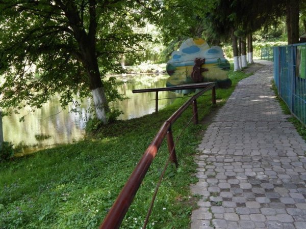 Луцький зоопарк відпочиває. ФОТО