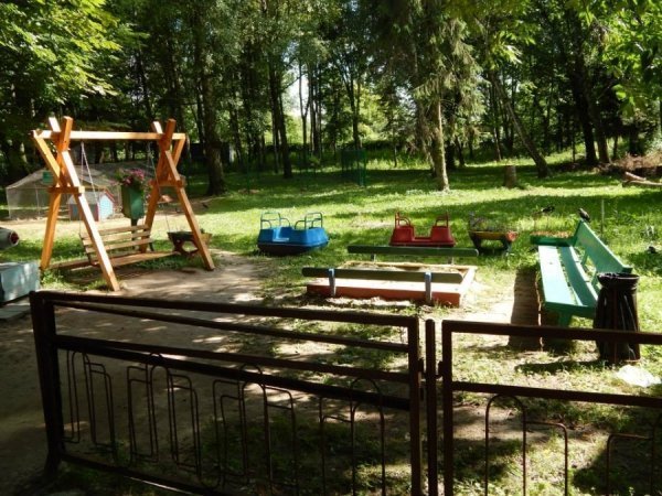 Луцький зоопарк відпочиває. ФОТО