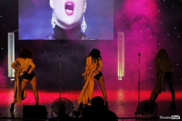 Концерт на «Міс принцеса України» в Луцьку: «А.Р.М.І.Я.», «Дзідзьо», діти