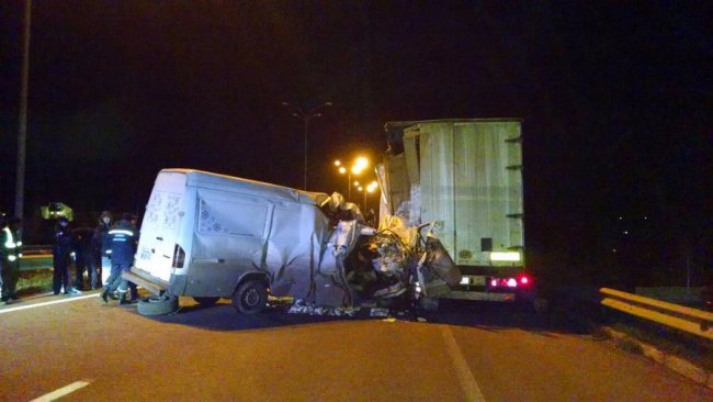 Аварія на Рівненщині: Mercedes врізався у фуру волинянина