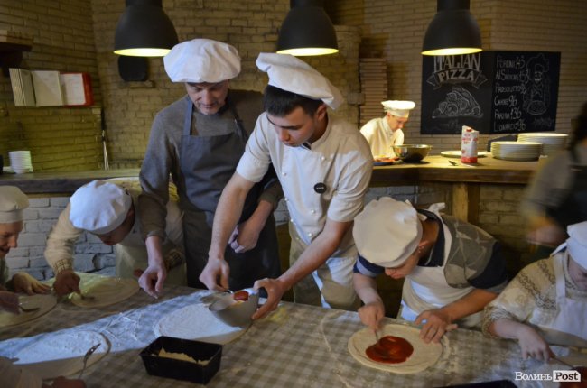 Як Савченко з особливими дітками піцу робив. ФОТО