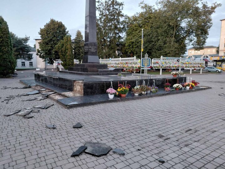 У центрі міста на Волині вандали понівечили пам’ятку історії