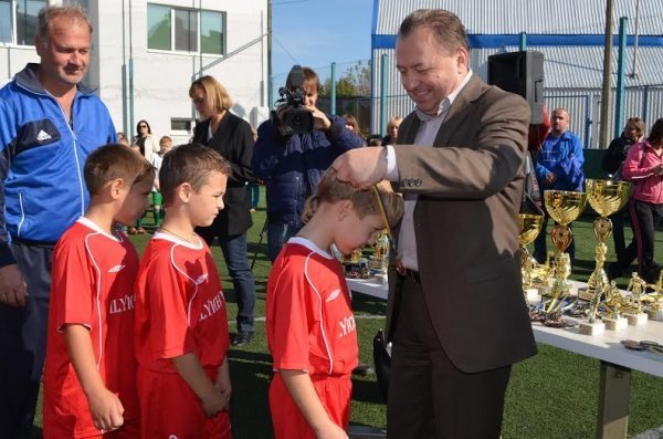 Григорій Пустовіт вручив нагороди юним футболістам. ФОТО*