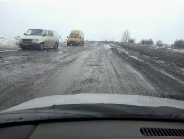 Дорога Львів ‒ Луцьк майже знищена. ФОТО