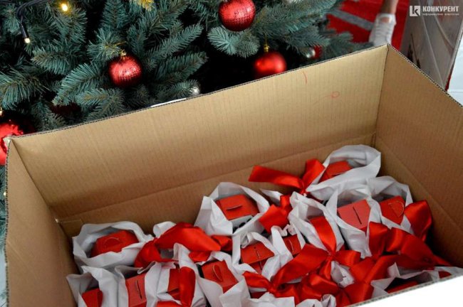 У луцькому «Промені» для дітей влаштували свято Миколая. ФОТО