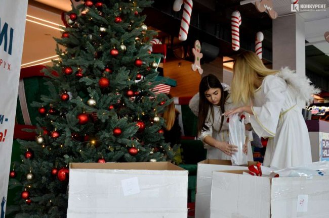 У луцькому «Промені» для дітей влаштували свято Миколая. ФОТО