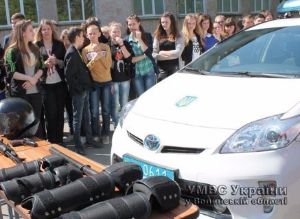 Школярів Волині ознайомили з професіями рятувальника та правоохоронця. ФОТО