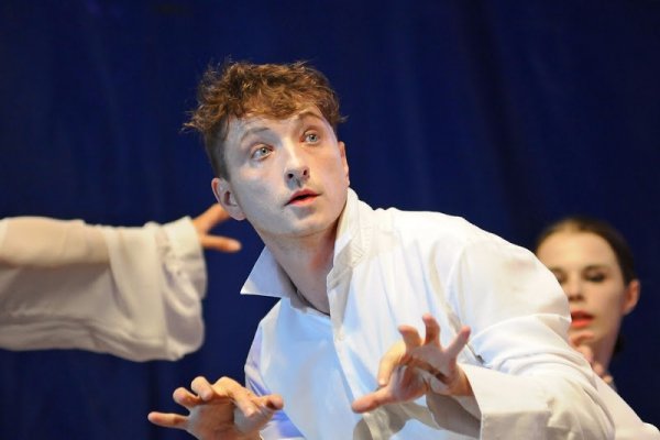 У стінах Луцького замку - театрально-джазовий перформанс від театру «ГаРмИдЕр». ФОТО