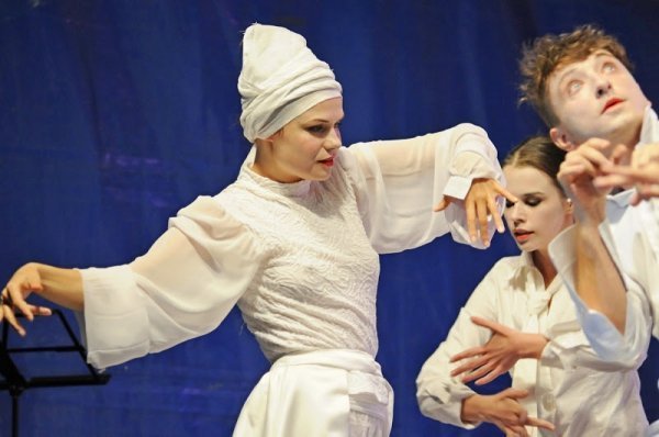 У стінах Луцького замку - театрально-джазовий перформанс від театру «ГаРмИдЕр». ФОТО