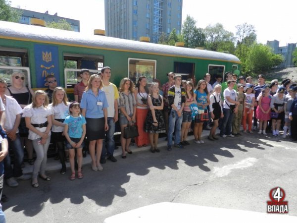 У Луцьку запрацювала дитяча залізниця. ФОТО