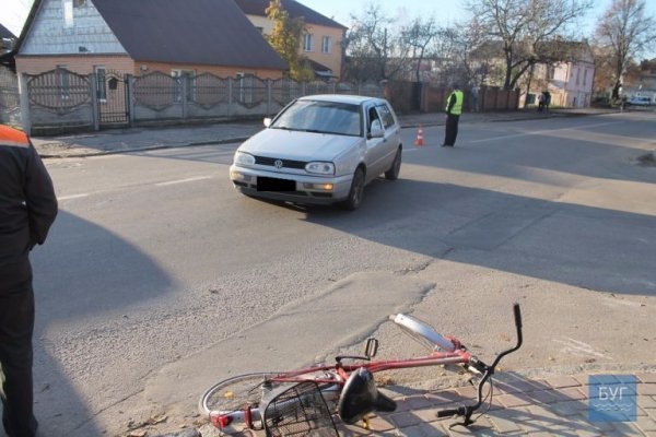 У Володимирі авто збило велосипедистку