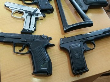 Яку зброю здали волиняни. ФОТО