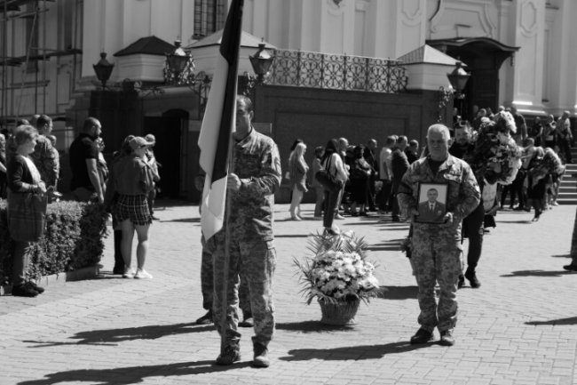 Лучани віддали останню шану Герою Василеві Матюку