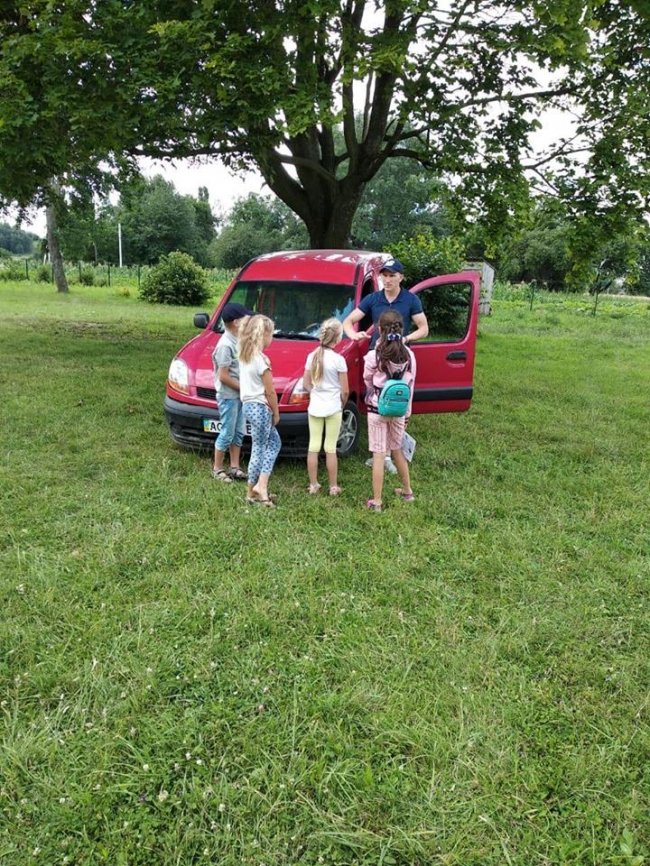 У волинському селі поліцейські влаштували свято для малят