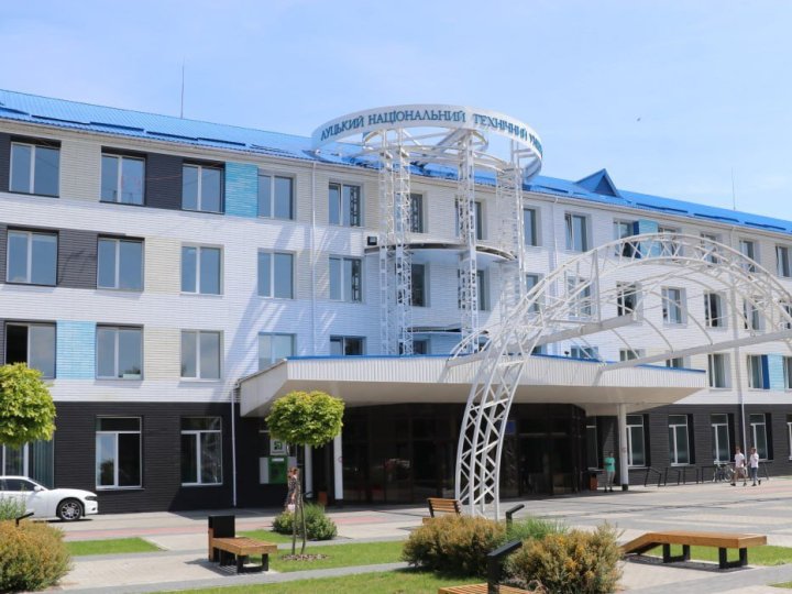 Скільки студентів ЛНТУ взяли «академку», щоб виїхати за кордон