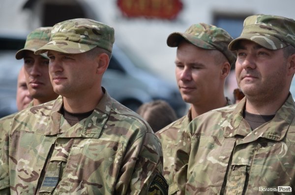 У Луцьку Яценюк нагородив бійців батальйону «Світязь». ФОТО