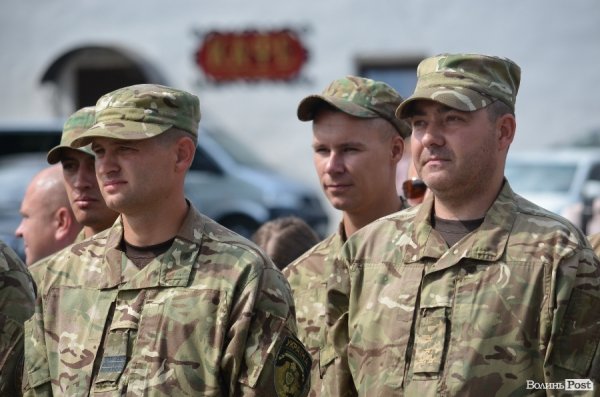 У Луцьку Яценюк нагородив бійців батальйону «Світязь». ФОТО