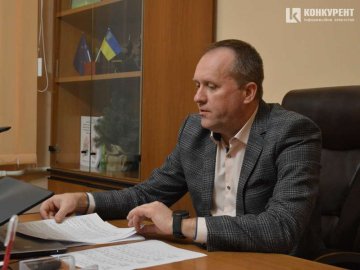 Що має і скільки заробляє головний медик Луцька 