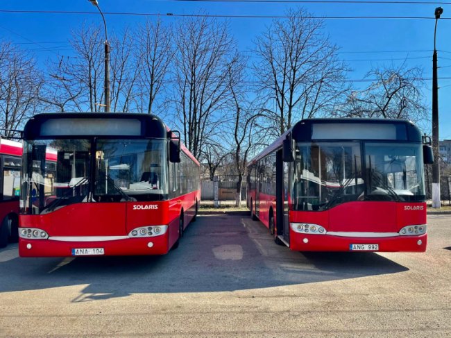 Литва подарувала Луцьку 6 автобусів з гуманітарною допомогою. ФОТО