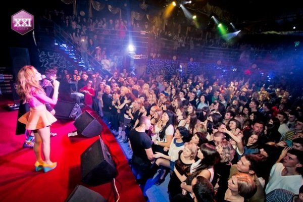 Фото з відкриття клубу «ХХІ століття»