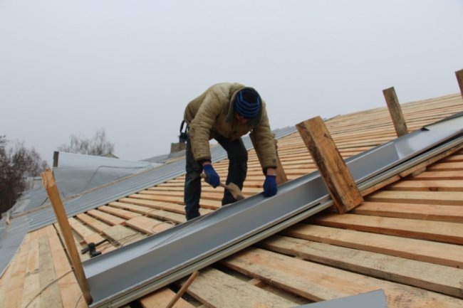 Наслідки пожежі у луцькому госпіталі майже ліквідували. ФОТО