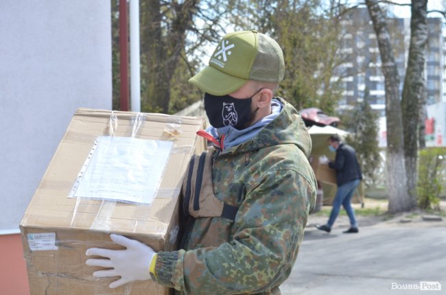 Парубій привіз допомогу медикам Волині, що в епіцентрі боротьби з коронавірусом. ФОТО