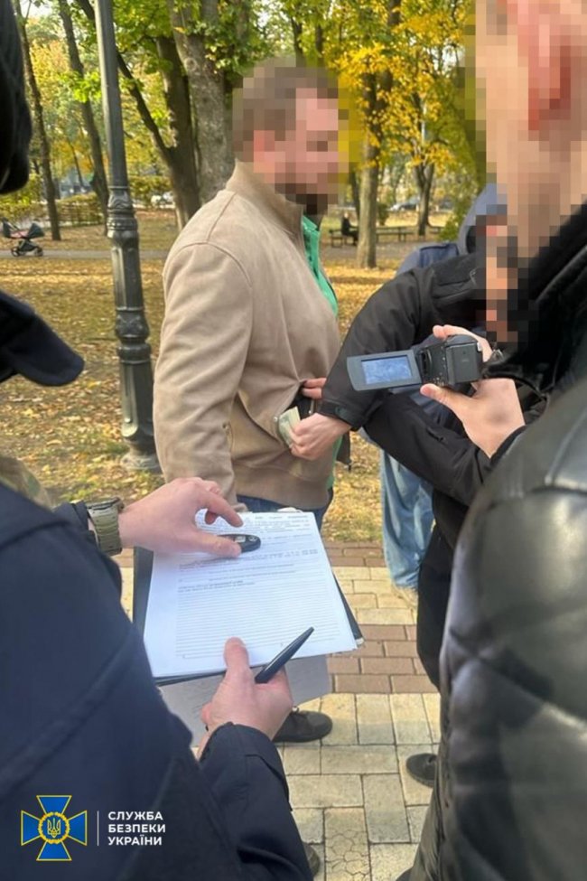 СБУ надавала по загребущих руках хабарнику з АМКУ