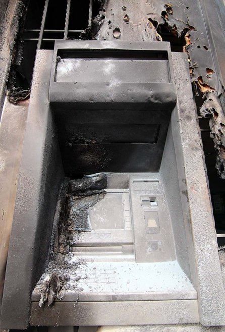 В Одесі підірвали приміщення ПриватБанку. ФОТО 