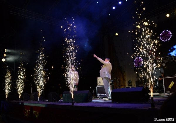 Лучан із Днем міста вітали ФлайzZzа, Мандри і Mad Heads