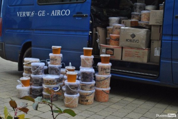 З теплом та любов’ю: із Луцька на передову відправили смачні гостинці